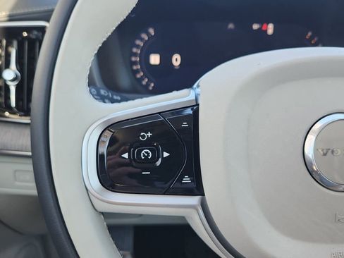 New 2026 Volvo XC90 B6 Ultra w/ Protection Package image 16