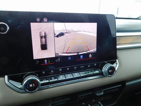 Used 2024 GMC Canyon Denali image 40