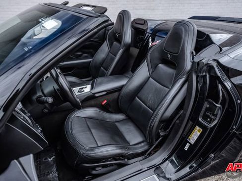 Used 2014 Chevrolet Corvette Stingray Z51 w/ 3LT Preferred Equipment Group image 4