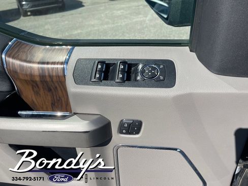 Used 2020 Ford F150 Lariat image 8