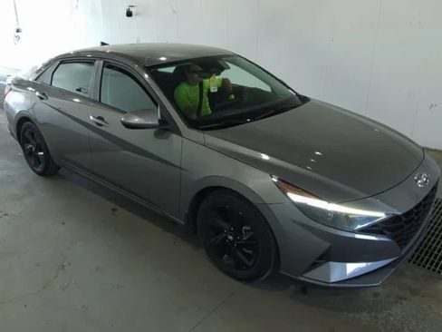 Used 2022 Hyundai Elantra SEL FWD image 1
