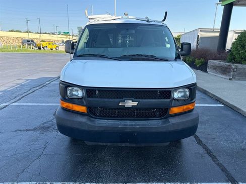 Used 2016 Chevrolet Express 2500 RWD image 3