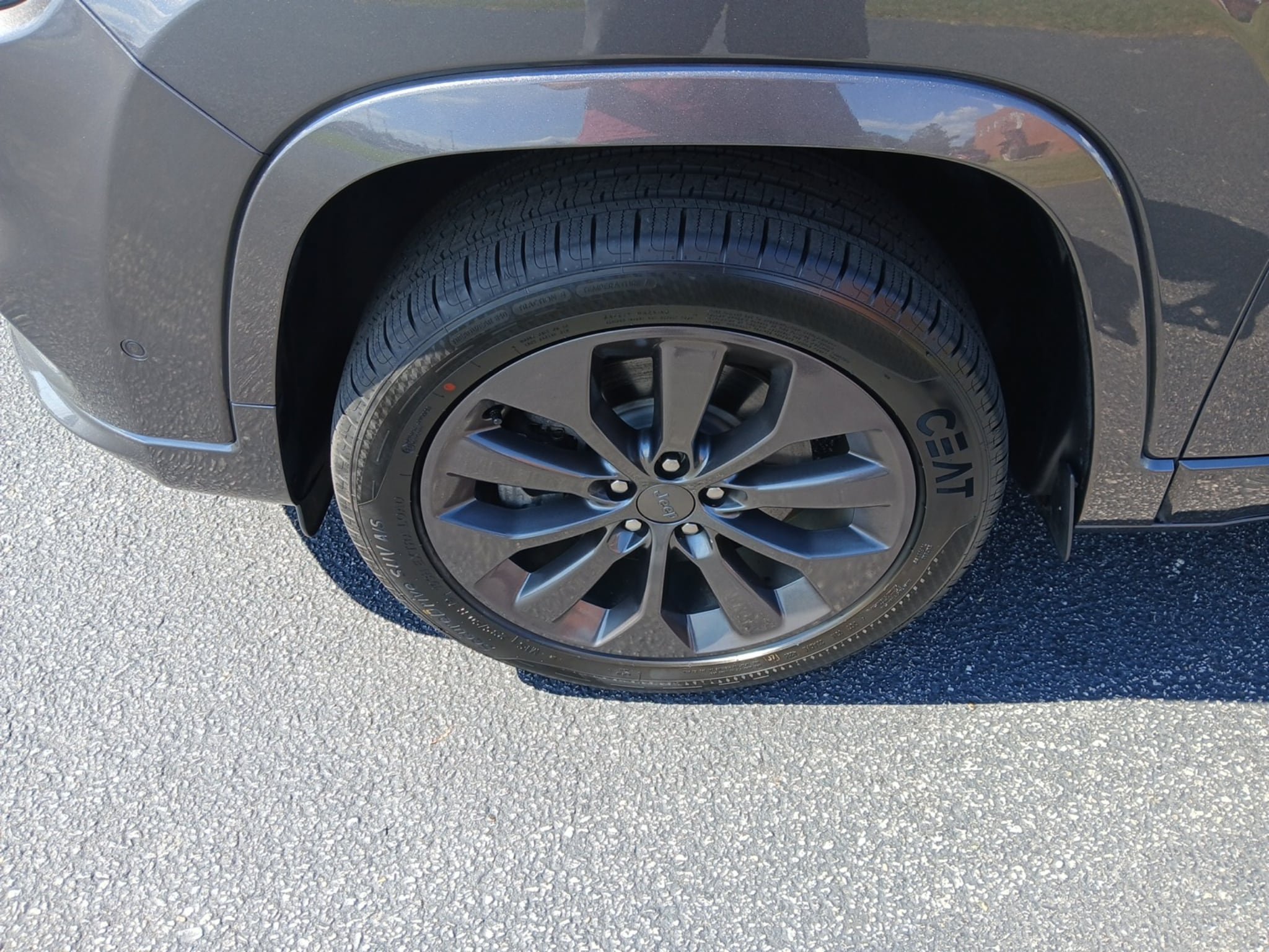 Used 2019 Jeep Cherokee High Altitude FWD image 9