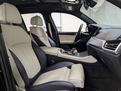 Used 2022 BMW X5 xDrive45e image 28