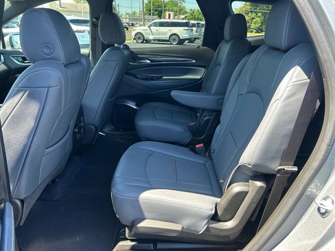 Used 2024 Buick Enclave Essence FWD image 11