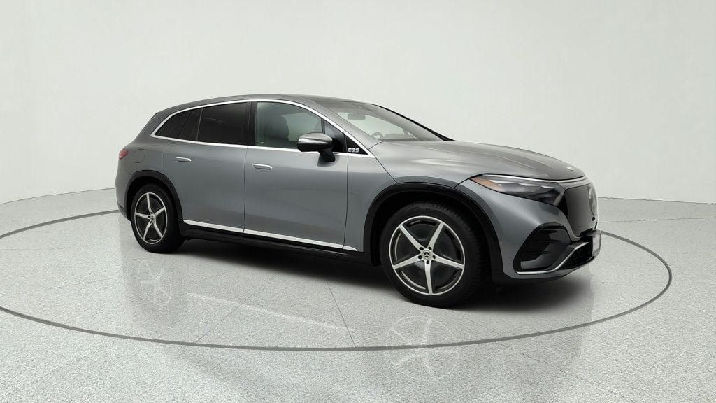Used 2023 Mercedes-Benz EQS 580 4MATIC SUV image 3