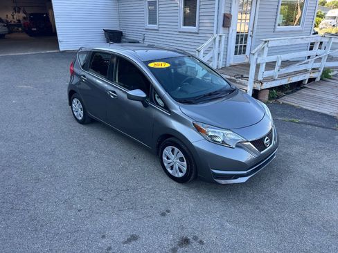 Used 2017 Nissan Versa Note SV FWD image 6