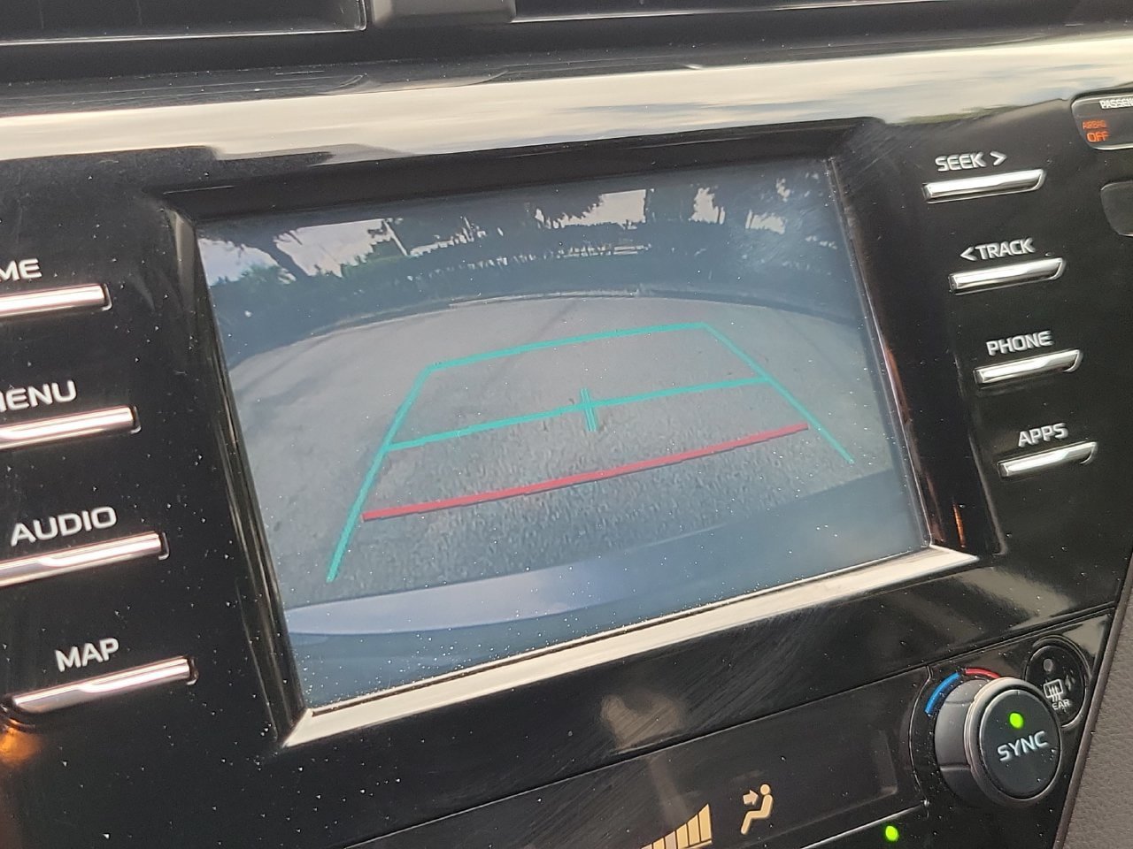 Used 2019 Toyota Camry LE FWD image 25