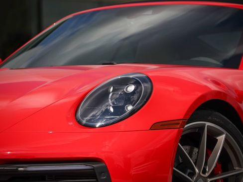 Certified 2024 Porsche 911 Cabriolet image 28