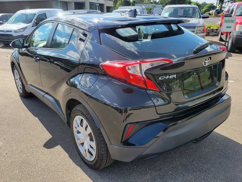 Used 2020 Toyota C-HR LE image 5