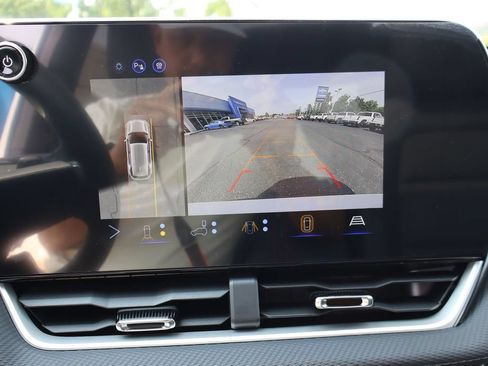 New 2027 Chevrolet Equinox LT w/ Convenience Package II FWD image 19