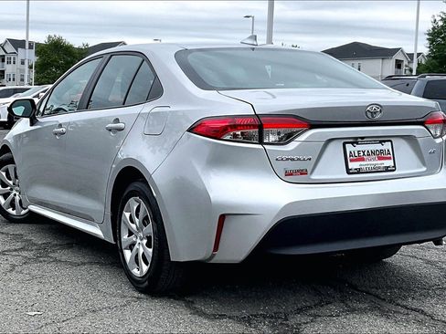 Used 2025 Toyota Corolla LE FWD image 11