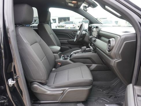 Used 2023 Chevrolet Colorado Trail Boss AWD/4WD image 22