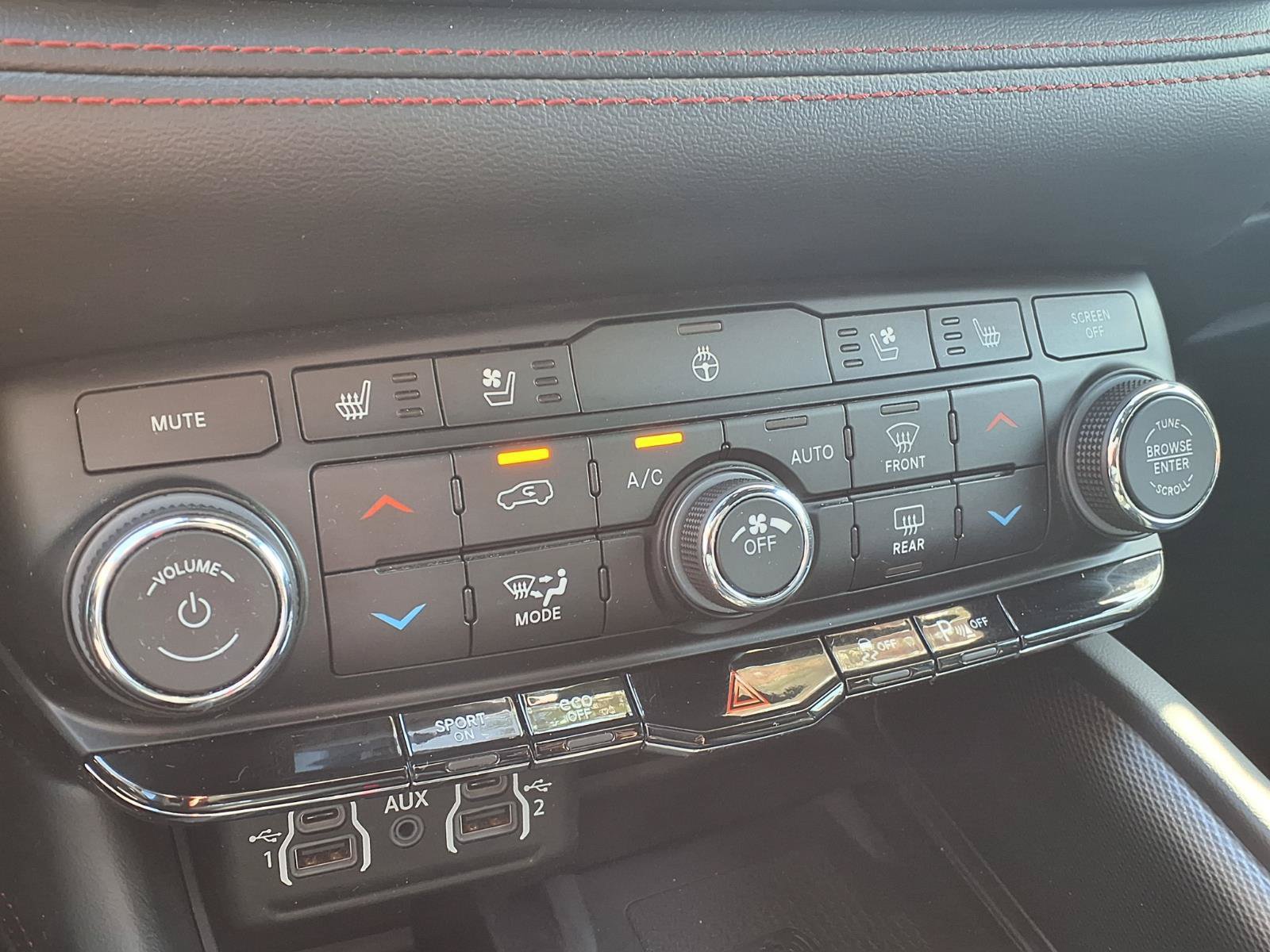 Used 2023 Dodge Durango R/T RWD image 18