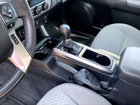 Used 2021 Toyota Tacoma SR5 RWD image 16
