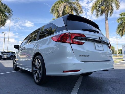Certified 2024 Honda Odyssey Touring image 19