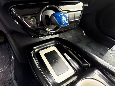 Used 2016 Toyota Prius Three image 23