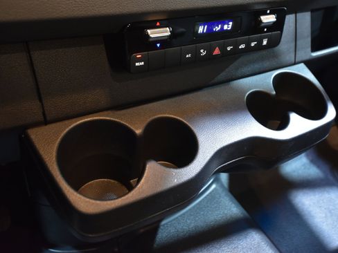 Used 2021 Mercedes-Benz Sprinter 2500 image 33