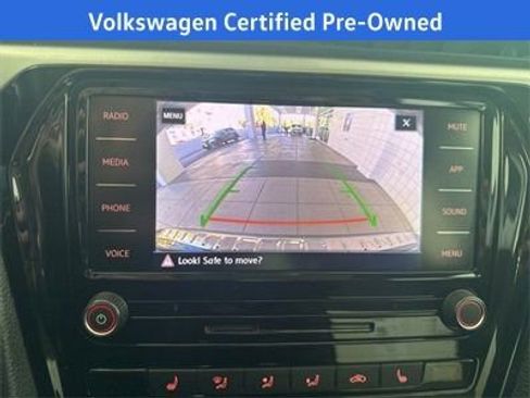 Certified 2022 Volkswagen Passat 2.0T SE image 22