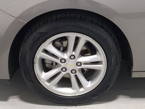 Used 2018 Chevrolet Cruze LT w/ Convenience Package image 17