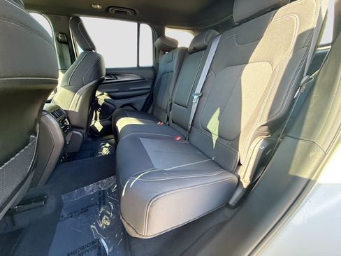 Used 2025 Jeep Grand Cherokee Laredo X RWD image 20