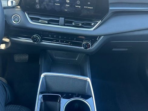 Used 2025 Chevrolet Equinox LT image 14