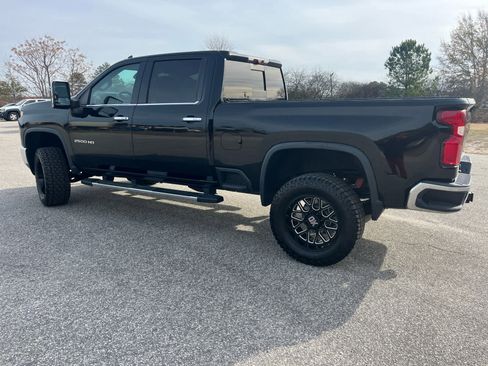 Used 2020 Chevrolet Silverado 2500 LTZ w/ LTZ Premium Package image 3