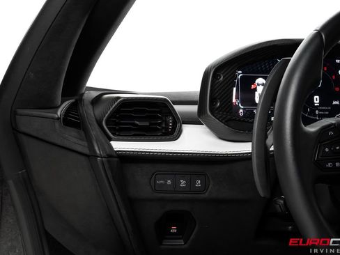 Used 2025 Lamborghini Revuelto AWD/4WD image 30