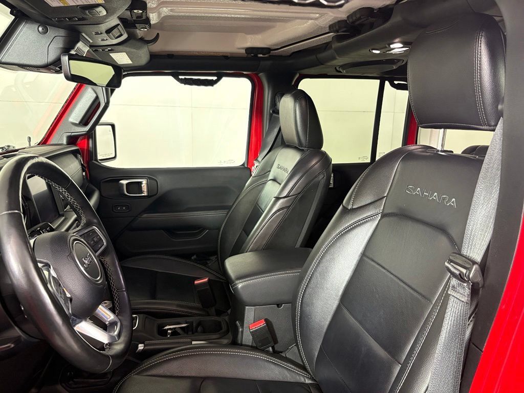 Used 2022 Jeep Wrangler Unlimited Sahara w/ Cold Weather Group AWD/4WD image 16