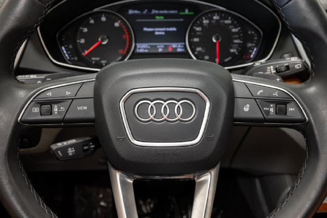 Used 2023 Audi Q5 2.0T Premium w/ Convenience Package AWD/4WD image 11