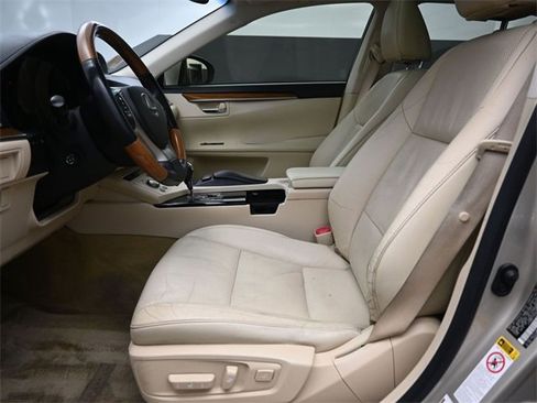 Used 2013 Lexus ES 300h image 21