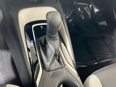 Used 2025 Toyota Corolla LE image 16