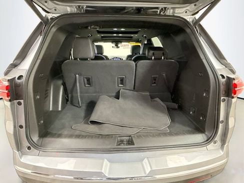 Used 2023 Chevrolet Traverse Premier image 31
