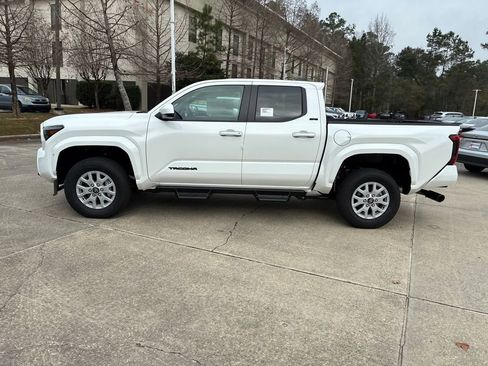 New 2026 Toyota Tacoma SR5 image 2