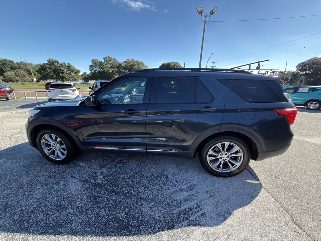 Used 2022 Ford Explorer XLT w/ Equipment Group 202A RWD image 8