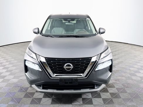 Used 2022 Nissan Rogue SV FWD image 2