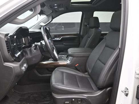 Used 2025 GMC Sierra 1500 Elevation w/ Elevation Premium Package AWD/4WD image 18
