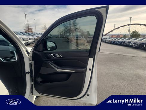 Used 2020 BMW X5 xDrive40i w/ M Sport Package image 16