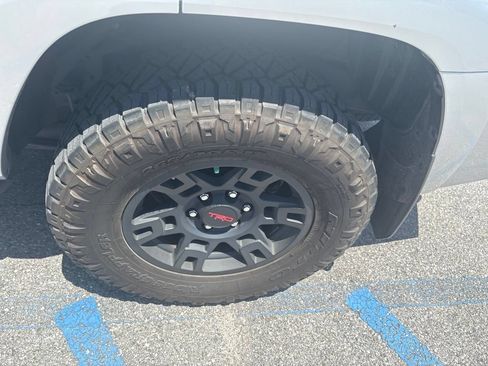 Used 2020 Toyota 4Runner TRD Off-Road Premium w/ Moonroof Package AWD/4WD image 7