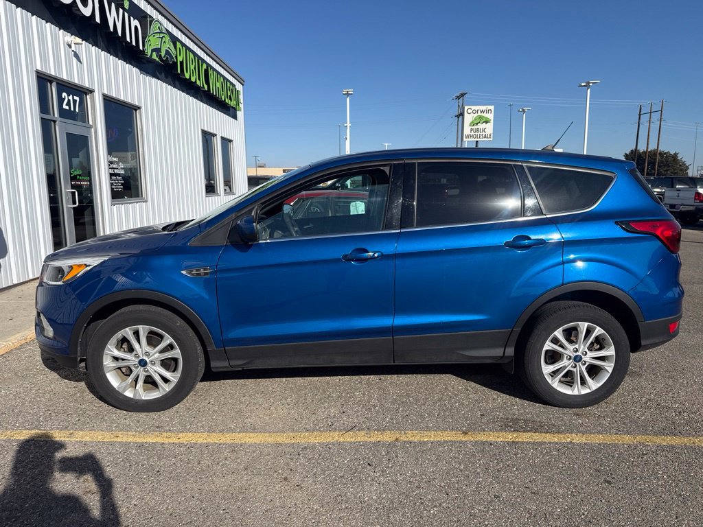 Used 2019 Ford Escape SE FWD image 2