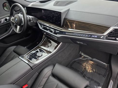 Used 2024 BMW X5 sDrive40i w/ M Sport Package RWD image 30
