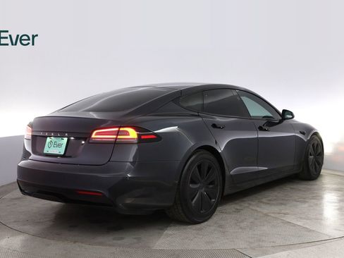 Used 2024 Tesla Model S image 3