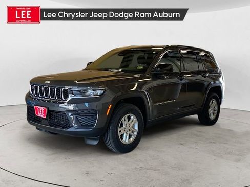 New 2025 Jeep Grand Cherokee Laredo image 1
