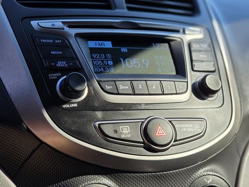 Used 2017 Hyundai Accent SE image 30