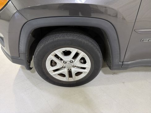 Used 2018 Jeep Compass Sport image 9