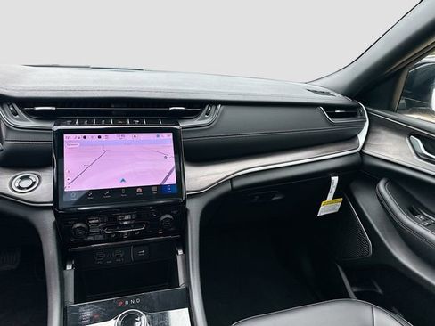 New 2025 Jeep Grand Cherokee Limited 4xe image 26