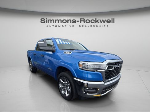 Used 2025 RAM 1500 Big Horn AWD/4WD image 5