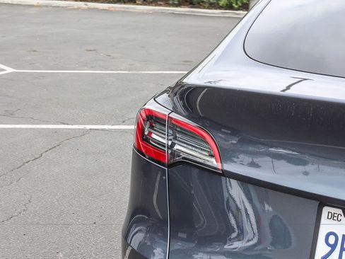 Used 2023 Tesla Model Y Long Range AWD/4WD image 8