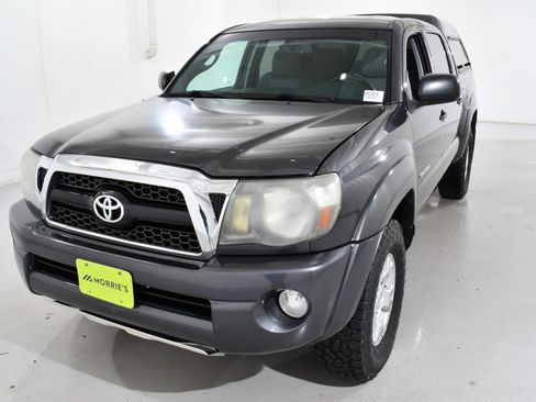 Used 2011 Toyota Tacoma 4x4 Double Cab image 2