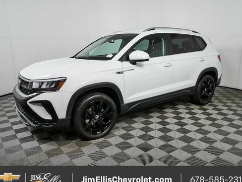 Used 2022 Volkswagen Taos SE AWD/4WD image 25